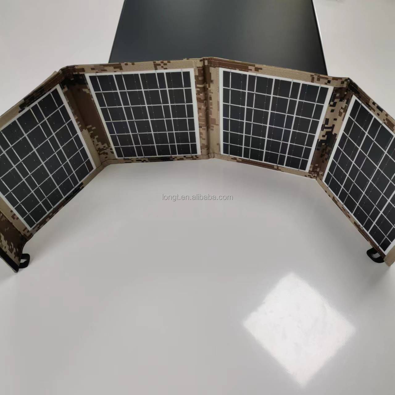 Portable Foldable Solar Panels 20V 100W Mono crystalline Silicon High Efficiency Waterproof Camping Solar Panels