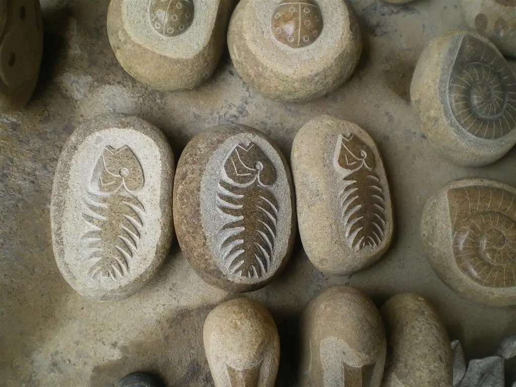 Natural River Pebble Carving Garden Decoration River Stone Butterfly Sculpture