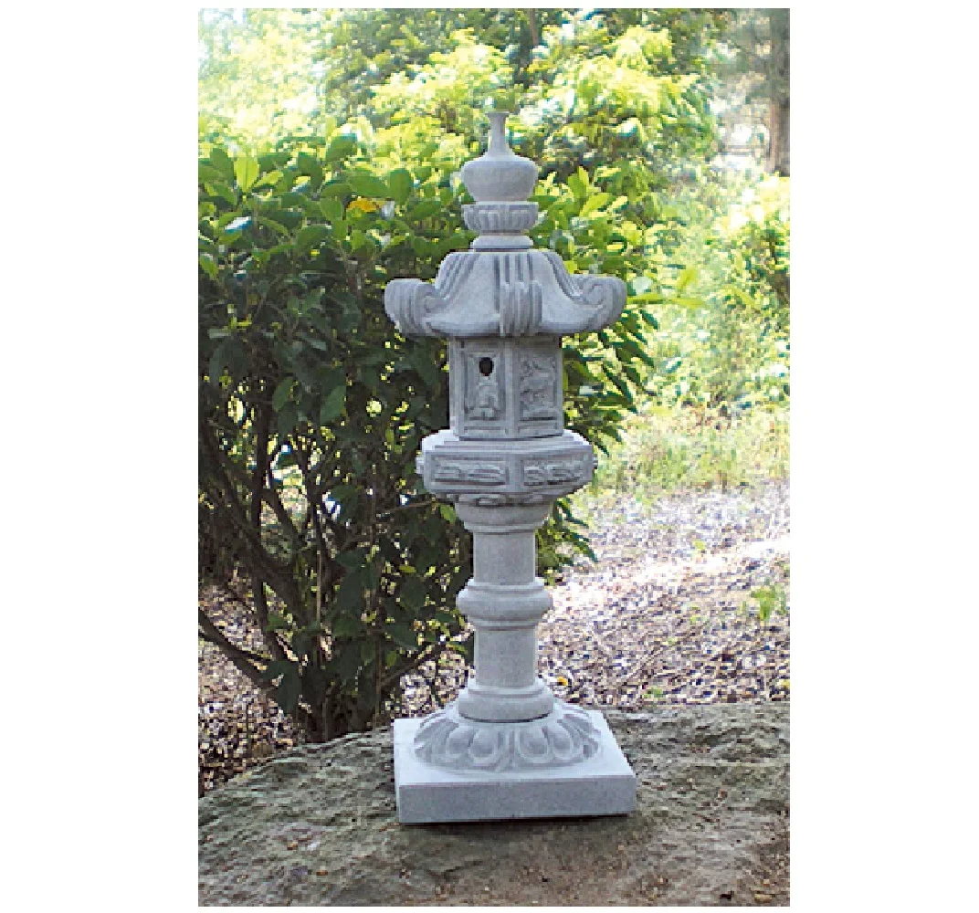Adornos de farolillos de piedra japoneses para decorar jardines o patios.