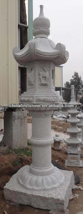 Adornos de farolillos de piedra japoneses para decorar jardines o patios.