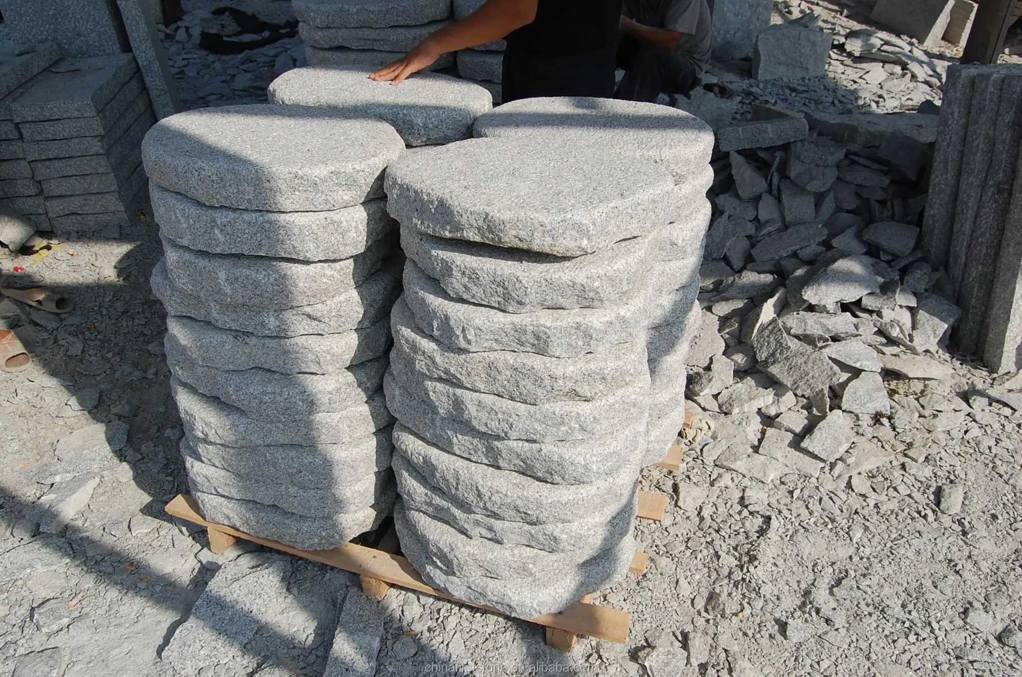 Golden Yellow Granite Garden Stone Step Round Stepping Stones Lowes