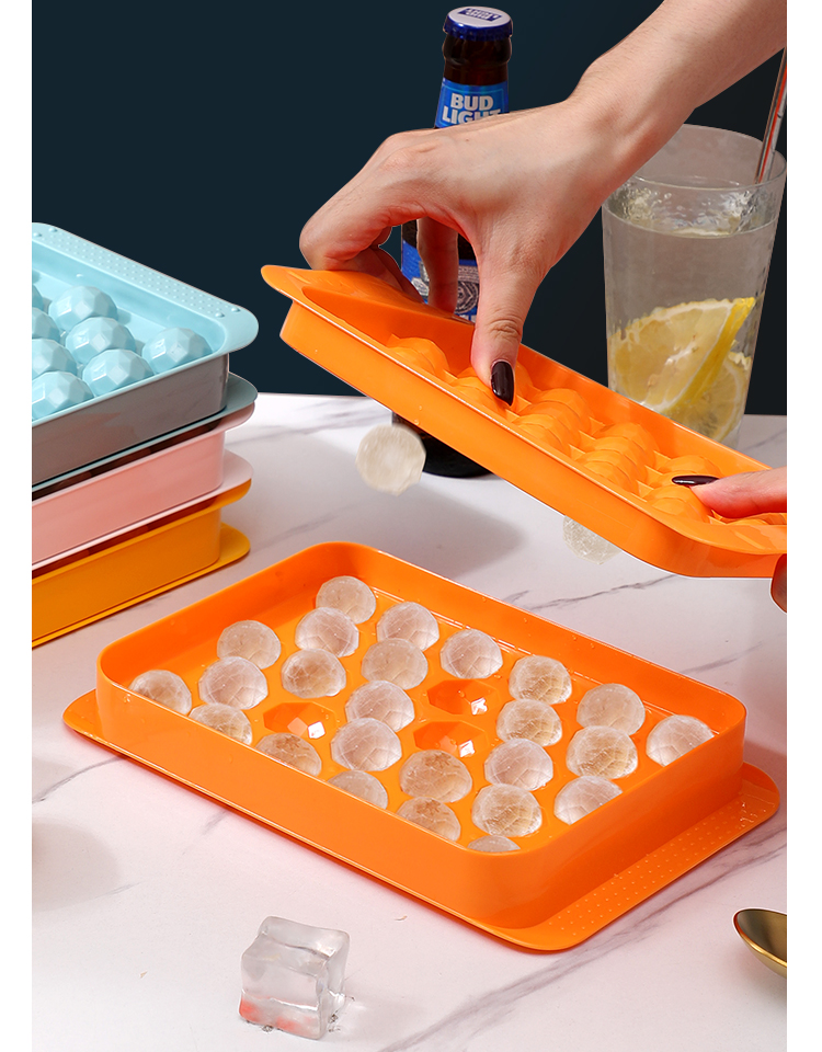 Home Restaurant Easy Release Round Ice Sphere Maker Plastic Stackable Ice Cube Mold Silicone Ice Cube Tray With Lid for Whiskey