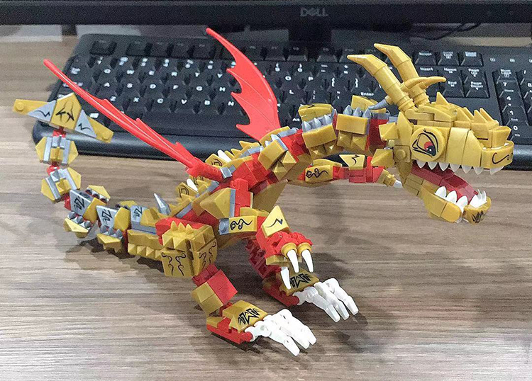 WOMA TOYS Amazon Hottest Sale Kids Popular Battle Golden Dragon Model Juguetes Dinosaurio Building Blocks Bricks Kit