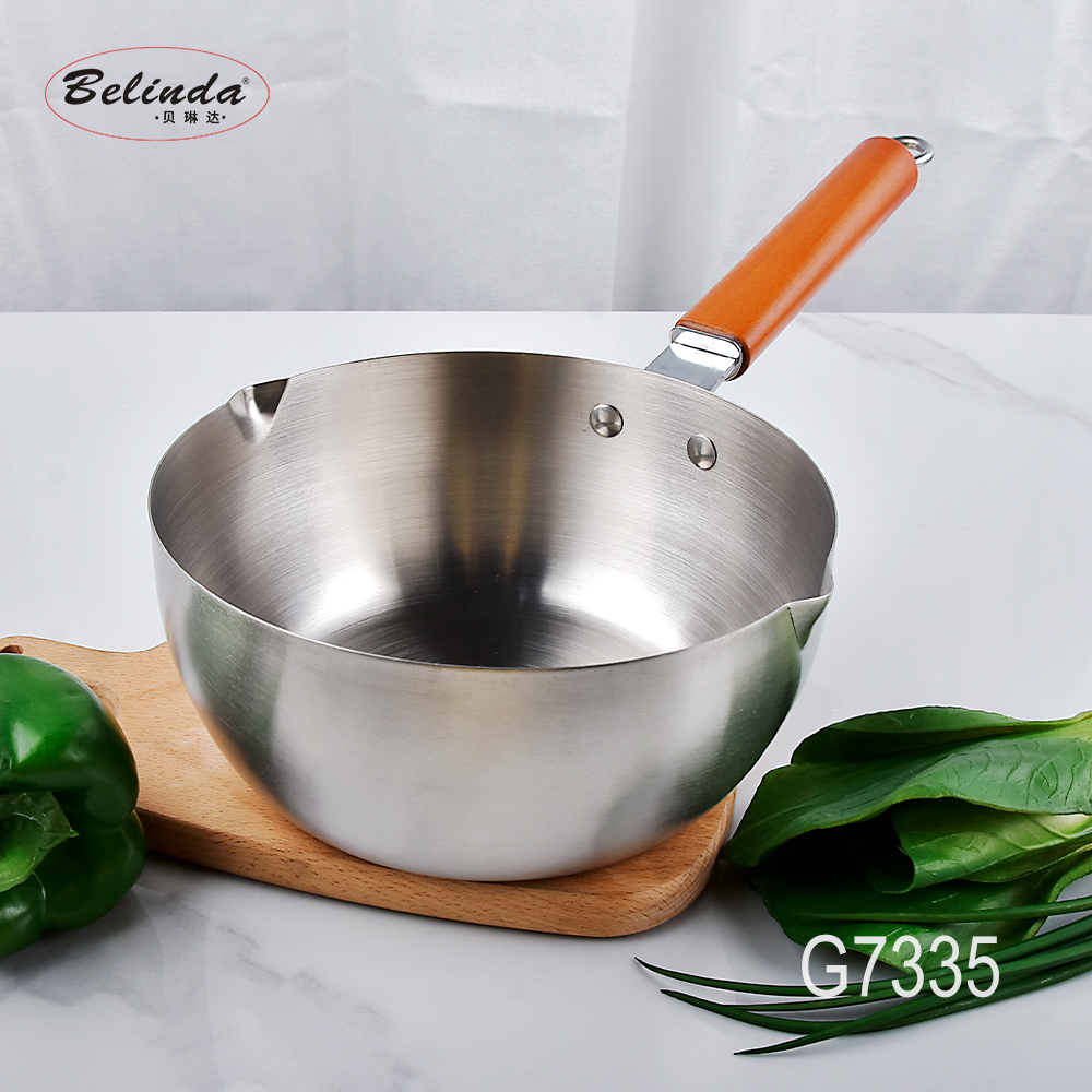 Hot sell stainless steel kitchenware cooking milk pot yukihira pot with wooden handle soup & stock pots