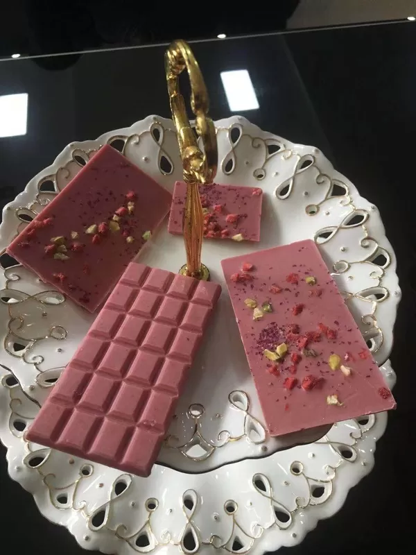 Big Memory Chocolate Coating Machine With Accurate Temperature Controlling