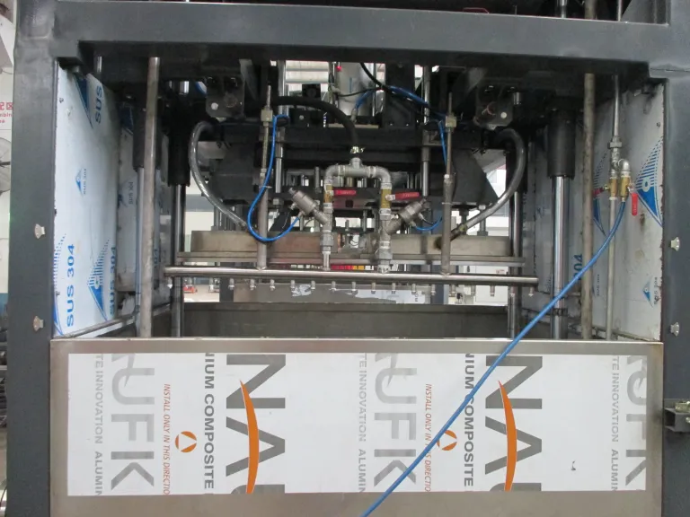 BESURE - Ligne de production d'emballages industriels en pâte moulée à  chaud IP4000 BST Machine de moulage de pâte à papier