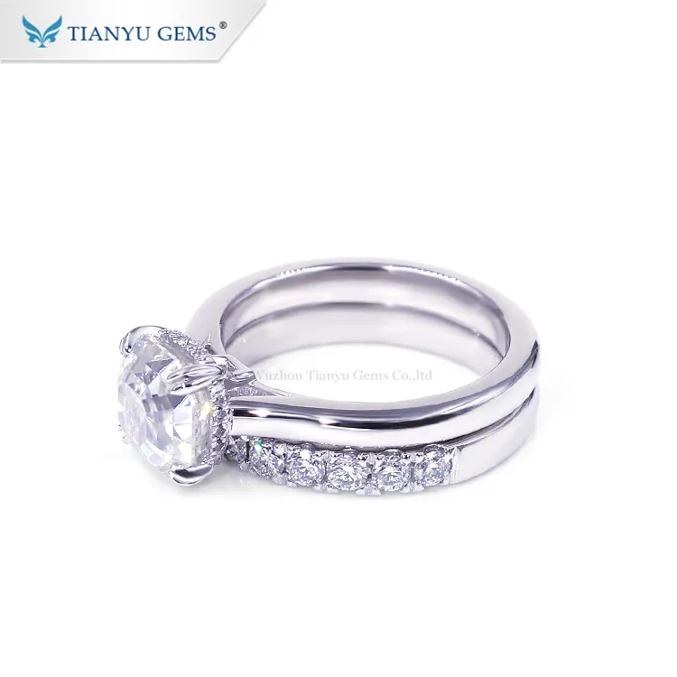 Bague De Mariage Ou Anniversaire En Or Blanc 14 Carats Avec Diamant Simulé 2.50 Ct - Taille US 8.5, Marque Saumya