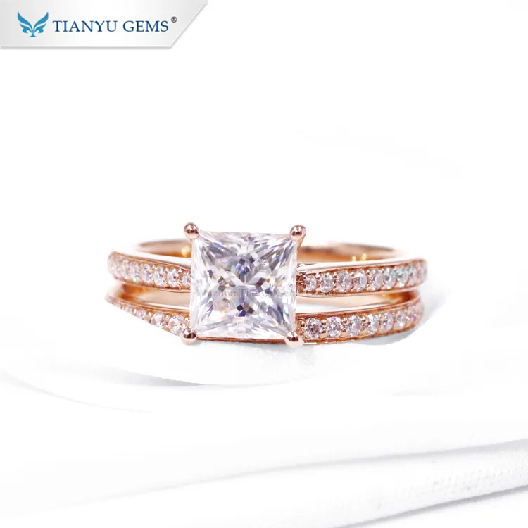 anillos de compromiso de corte princesa en oro blanco y rosa