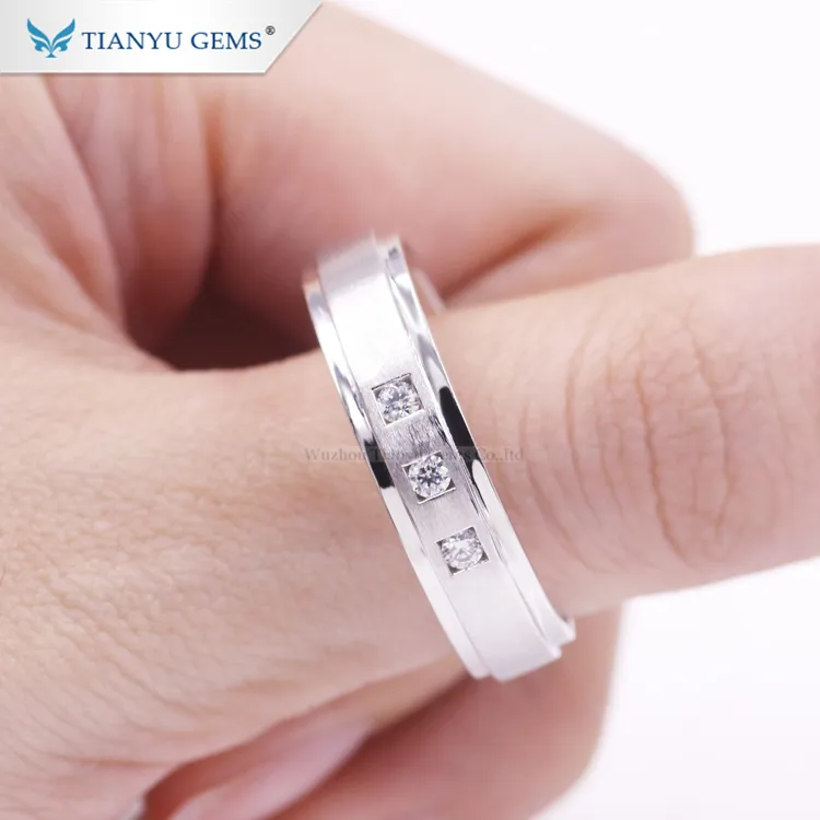 anillos de compromiso de corte princesa en oro blanco y rosa
