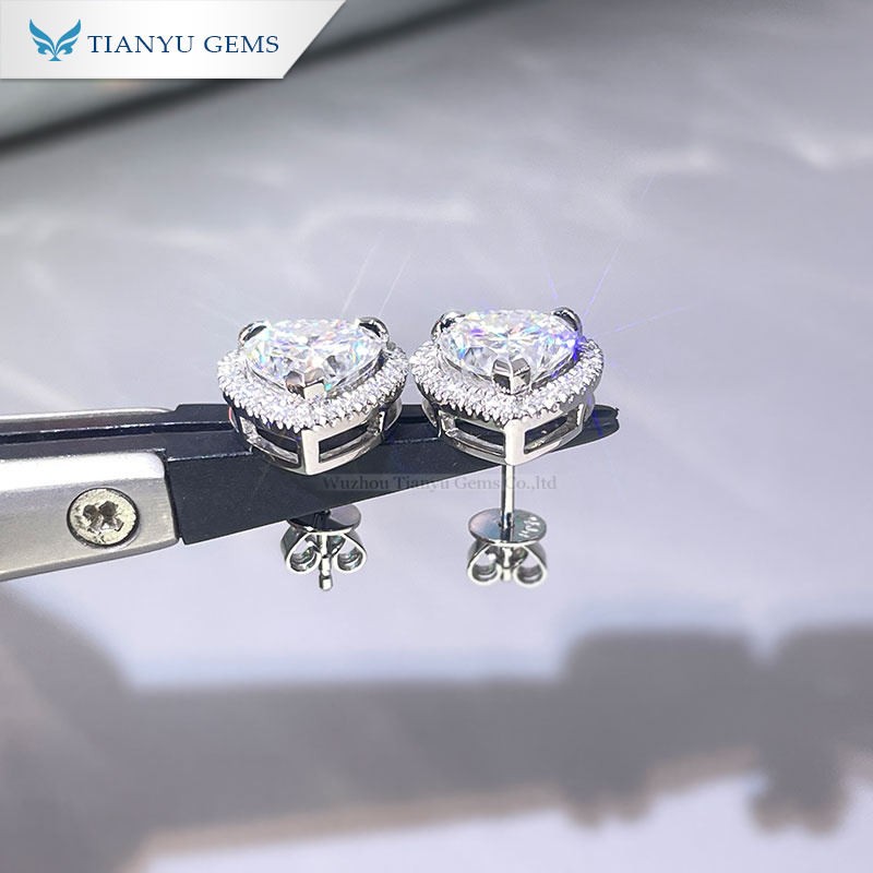 Tianyu Wholesale Platinum PT950 Earrings Colorless Heart Shape Moissanite Diamond Halo Earrings Stud Jewelry
