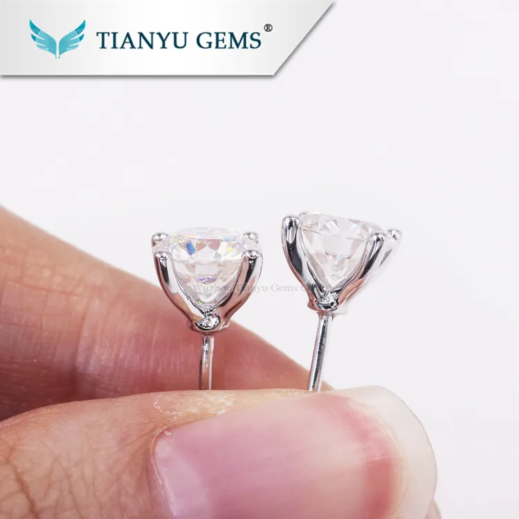Orecchini A Perno In Argento 925 Con Solitario Di Diamanti Da 15 Carati E Grani Di Pietra Orecchini A Perno In Argento 925 Con Solitario Di Diamanti Da 15 Carati E Grani Di Pietra