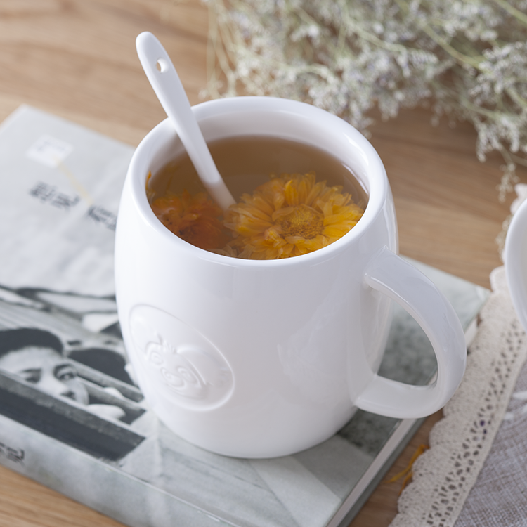 reusable custom engraved relief logo white ceramic coffee tea water milk mug for catering promotion