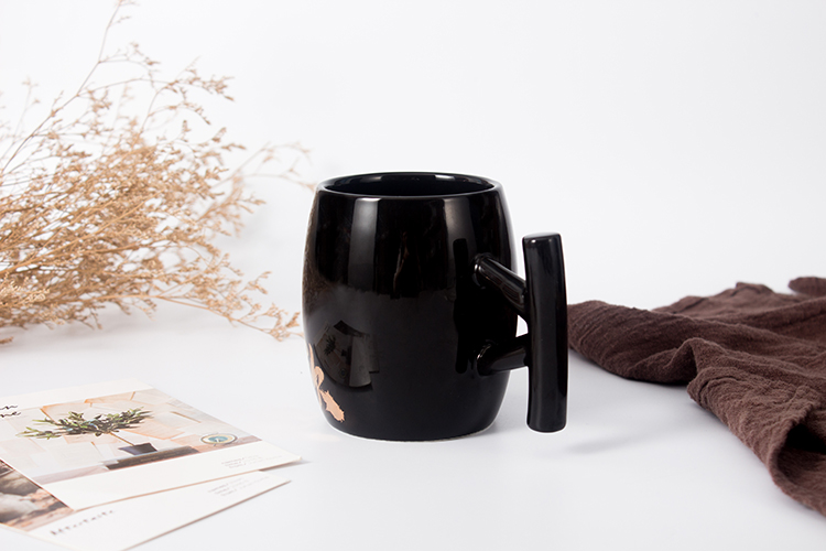 Electroplated black coffee cup and mug ceramic mug with lid and handle drum shaped ceramic coffee mug with gold color printing