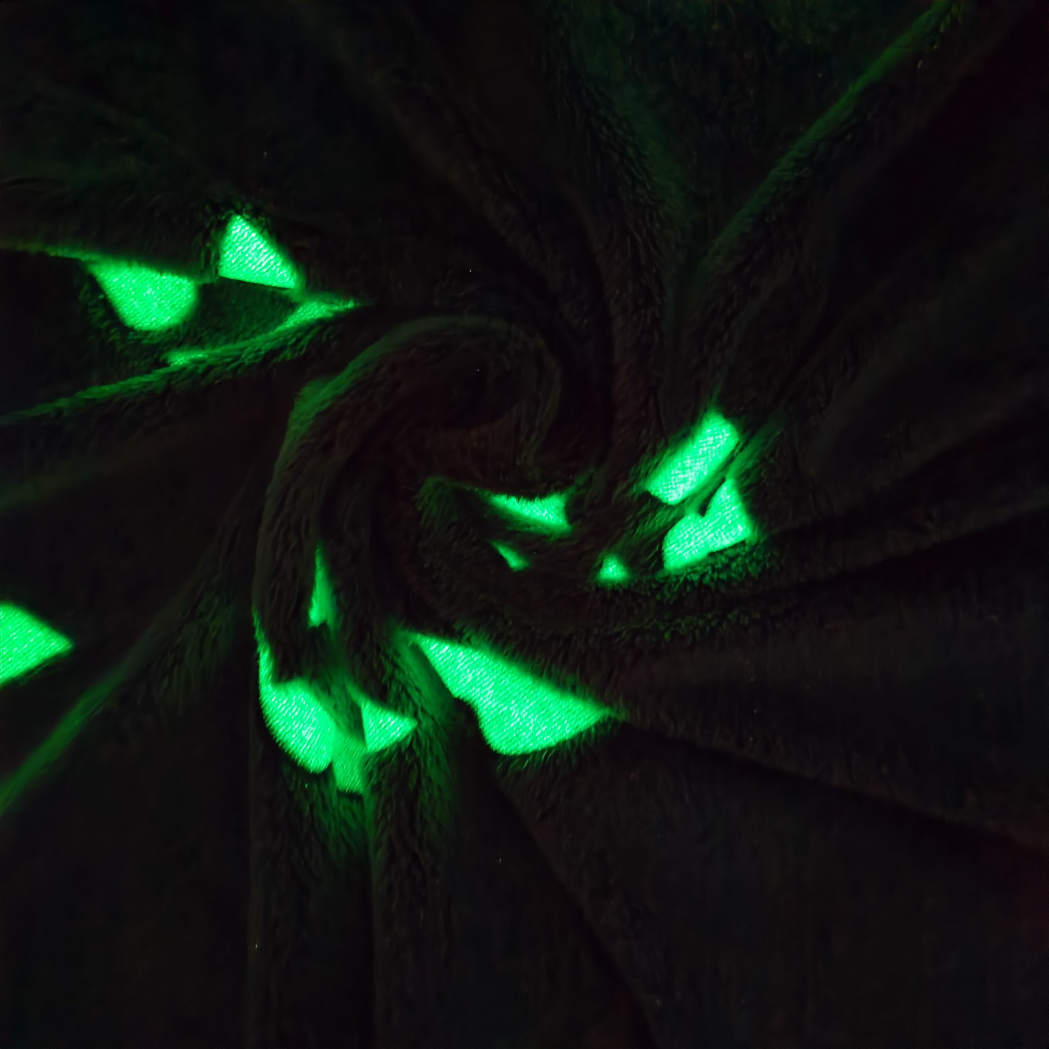 New design micro flannel fleece expression quality printed recreational machines glow in the dark luminous blanket for kids
