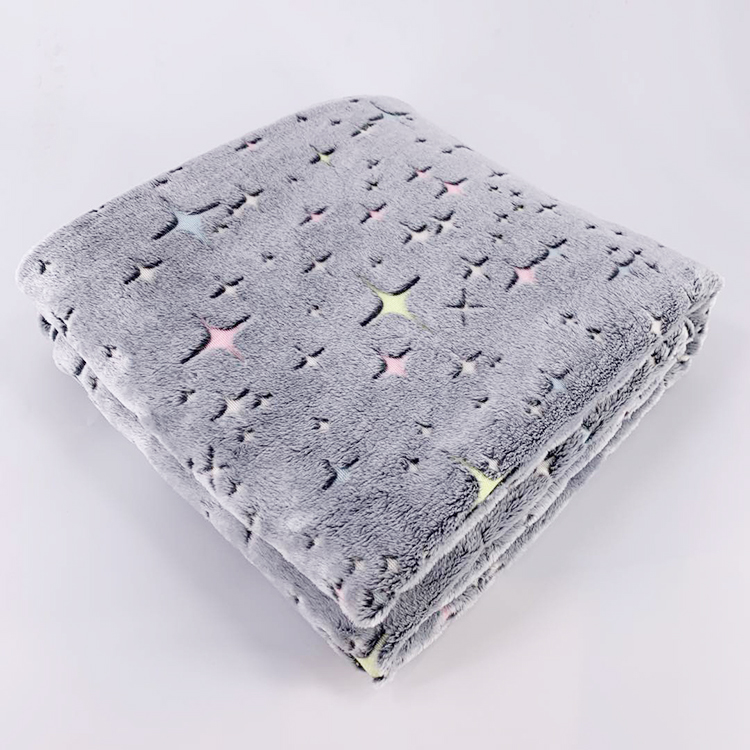 New design micro soft cozy flannel fleece quality printed stars glow in the dark bed cover blanket for children kids