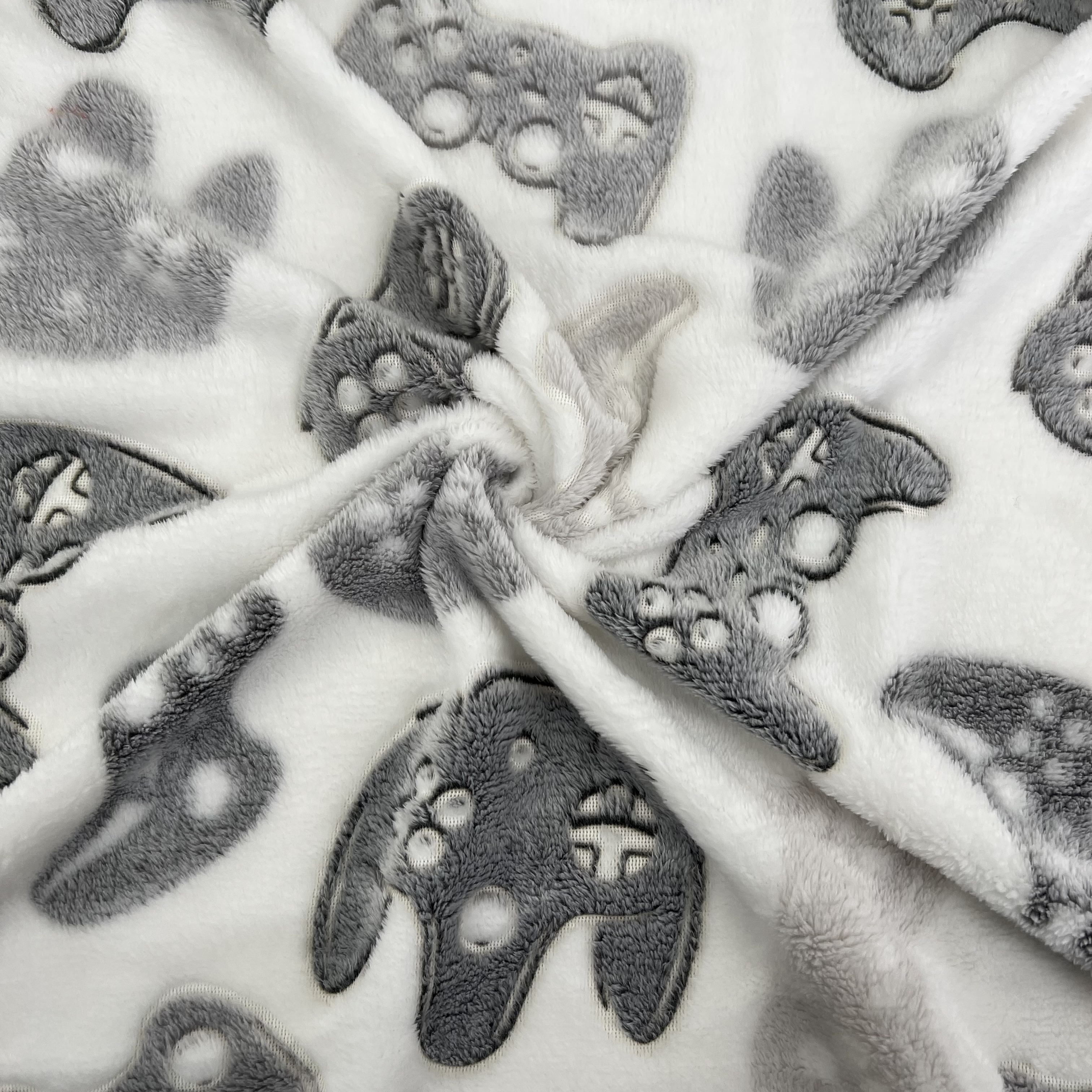 New design micro soft warm and cozy flannel fleece quality printed recreational machines glow in the dark blanket for kids