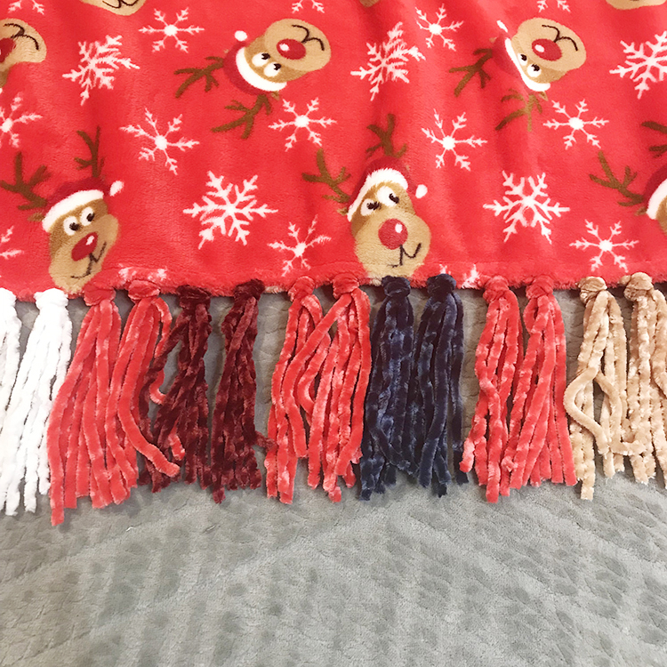 Christmas printed style flannel coral fleece throw gift blankets with chenille tassel fringes