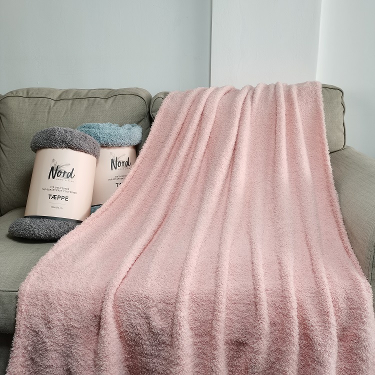 New design sofa crochet micro feather yarn knit throw acrylic microfiber blanket