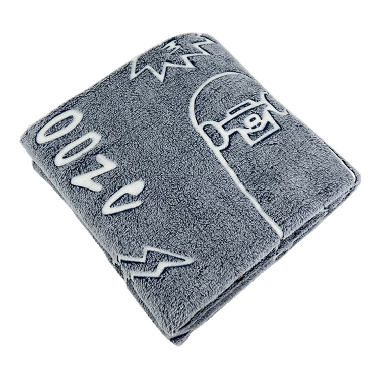 OEM glow in the dark skateboard shoes blanket / luminous knitted coral fleece children fuzzy throw blankets