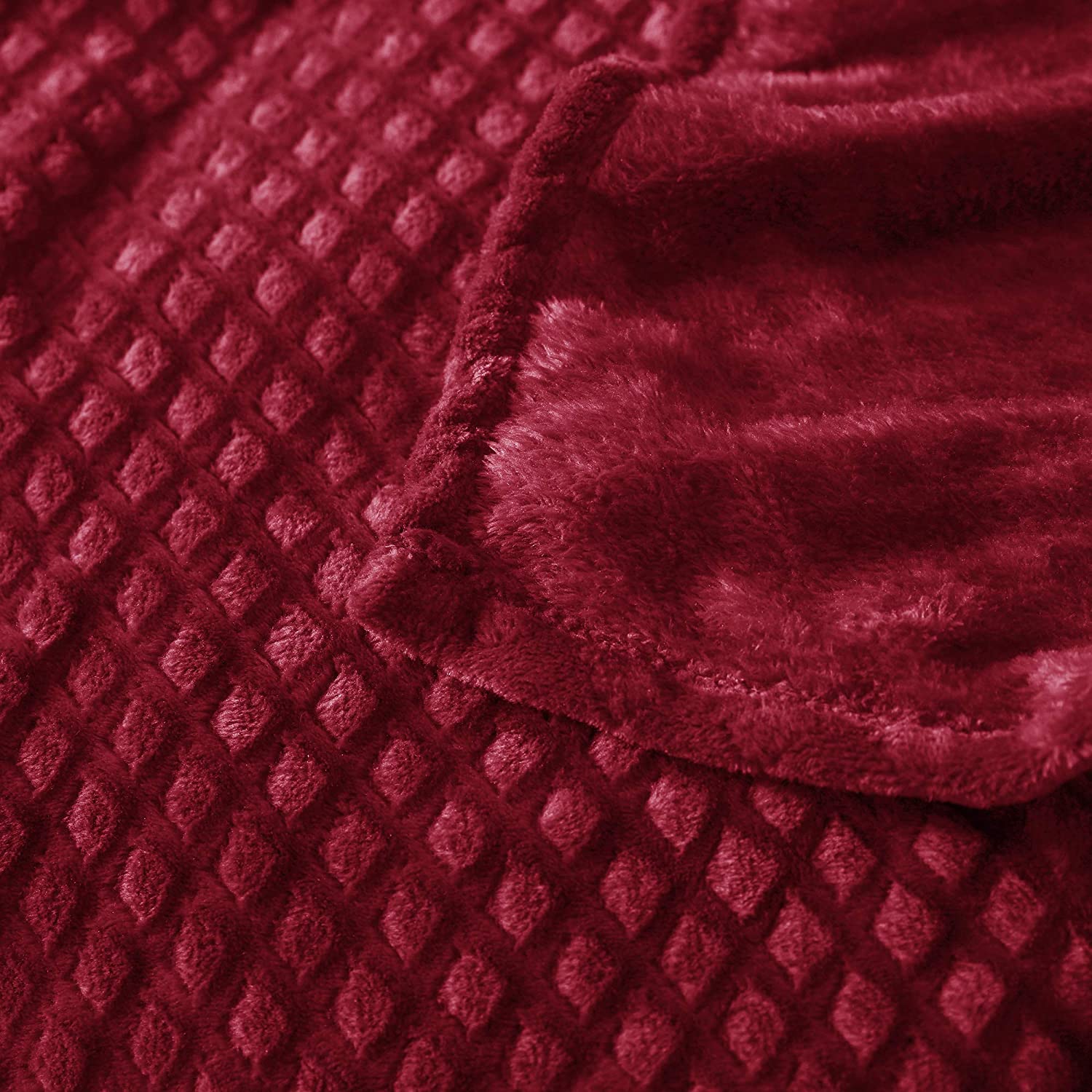 high quality polyester and comfortable bed frazadas brushed coral wholesale double sided winter warm fluffy fuzzy fleece throw