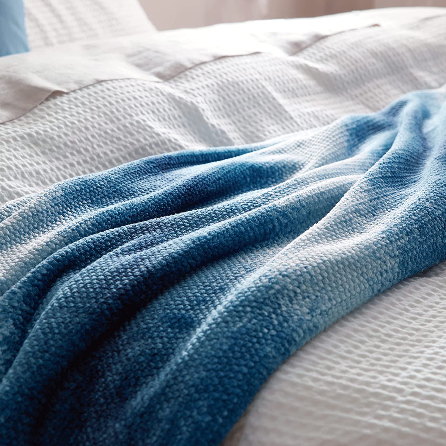 Thick cozy microfiber flannel knitting lightweight decorative gradual change velvet wholesale plush polyester bed mink throw