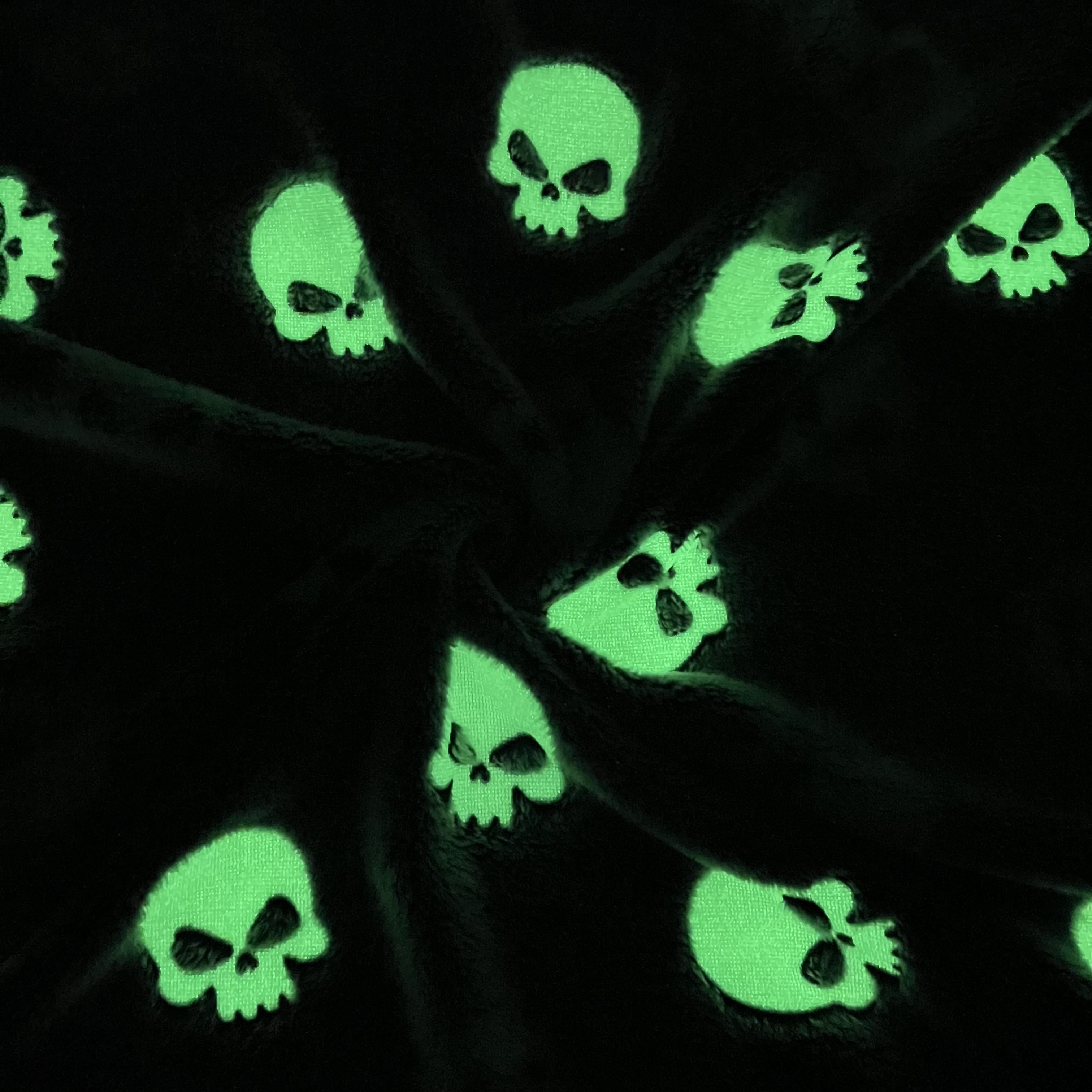 Durable glow in the dark flannel jacquard knitted fabric coral fleece blanket bright color in night blanket throw for children