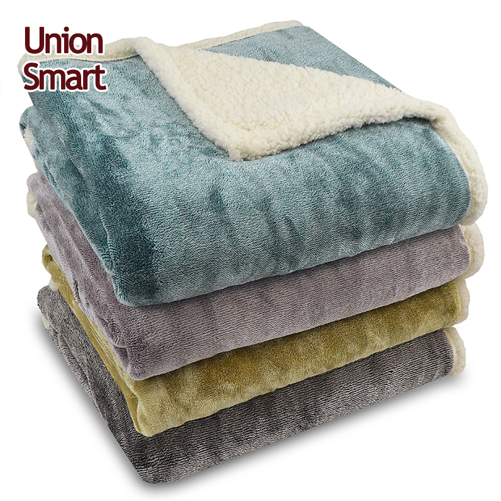 Modern design super soft Cationic solid flannel fleece blanket with sherpa back
