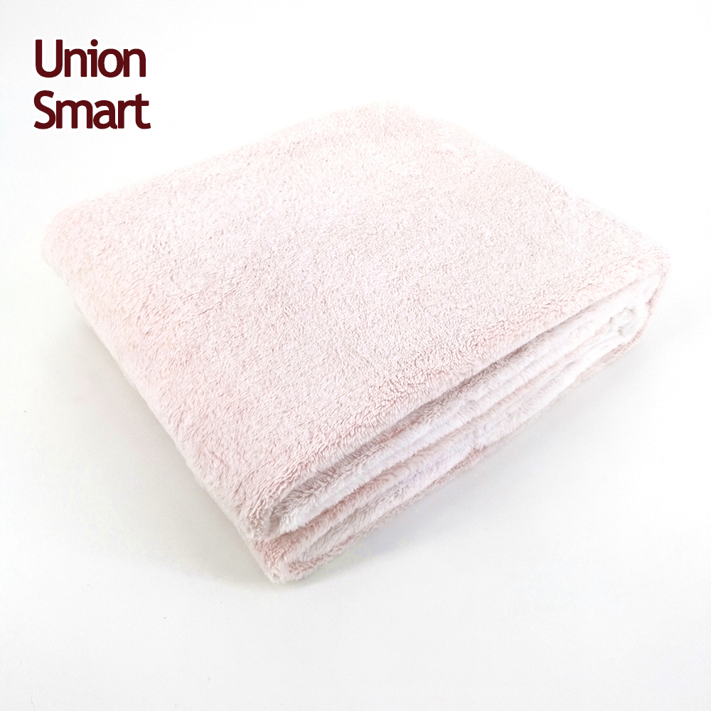 Beautiful back side printing and cut flannel polyester fluffy fleece fabric for felt home textile