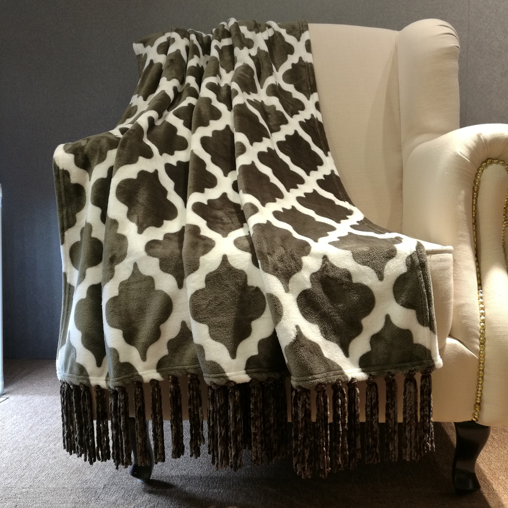 Large flannel fleece chinese style printed sofa blanket with chenille tassel for easy care