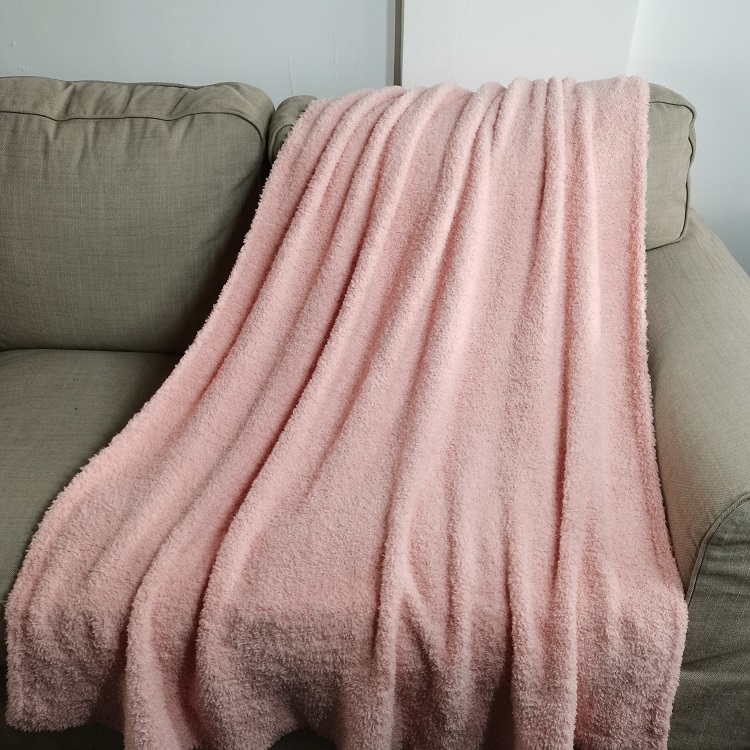 New design sofa crochet micro feather yarn knit throw acrylic microfiber blanket