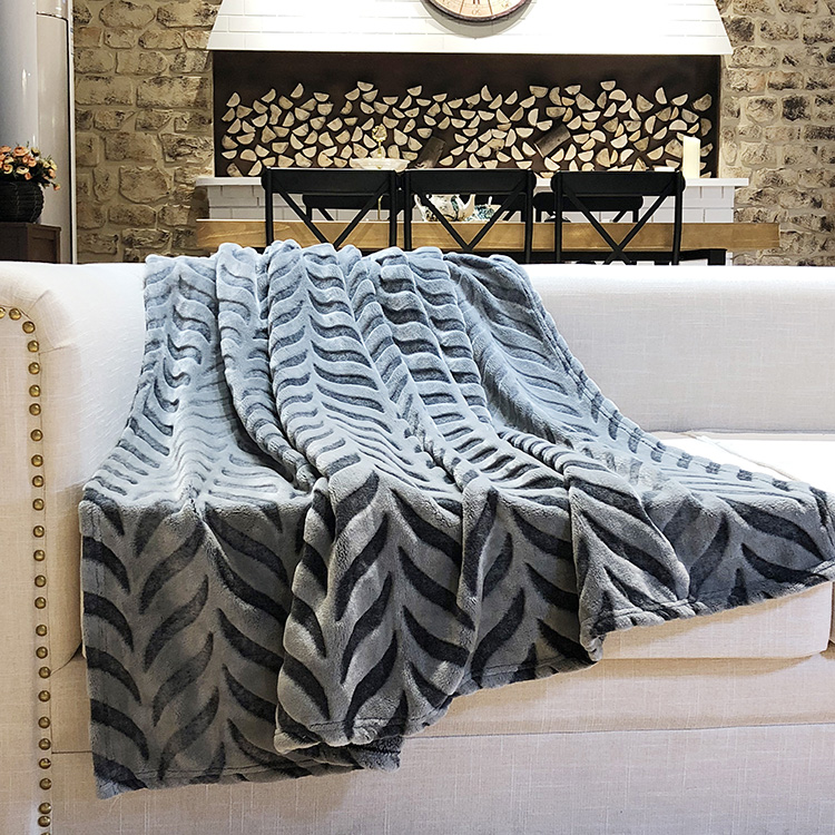 Warm velvet plush throw blanket for bed 100% polyester 3D embossed bottom printed flannel fleece blanket