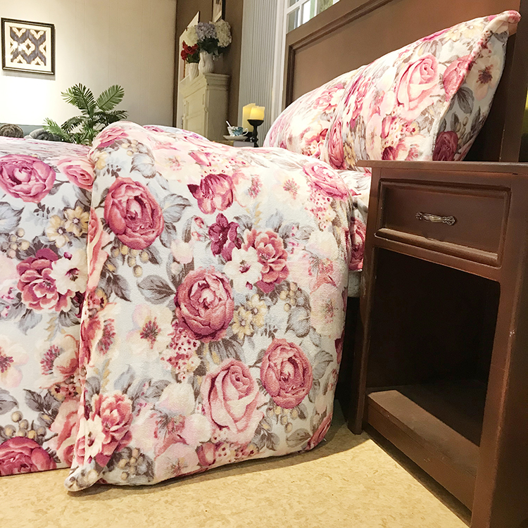 Polyester Microfiber printed flannel fleece bedding set bed sheet and comforter sets stock