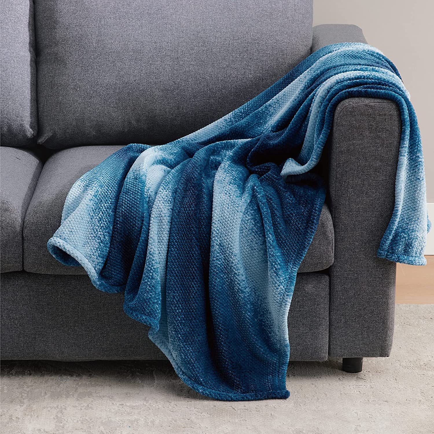 Thick cozy microfiber flannel knitting lightweight decorative gradual change velvet wholesale plush polyester bed mink throw