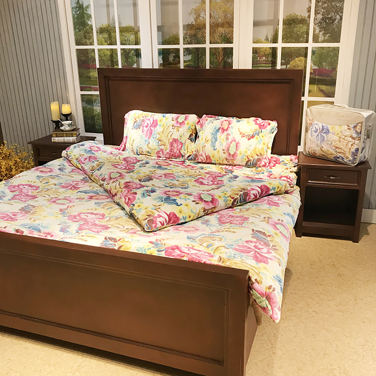 Polyester Microfiber printed flannel fleece bedding set bed sheet and comforter sets stock