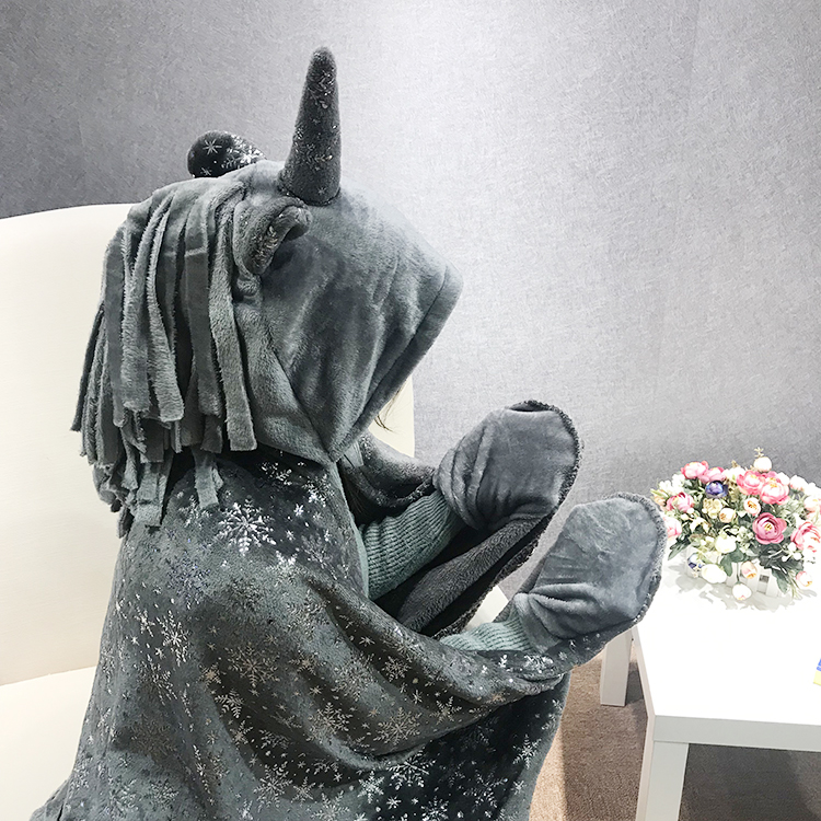 Unicorn Plush Blanket Wearable Swaddle Hooded Blanket with Unicorn Jacquard 100% Polyester Solid Flannel Hood Animal Head KS010