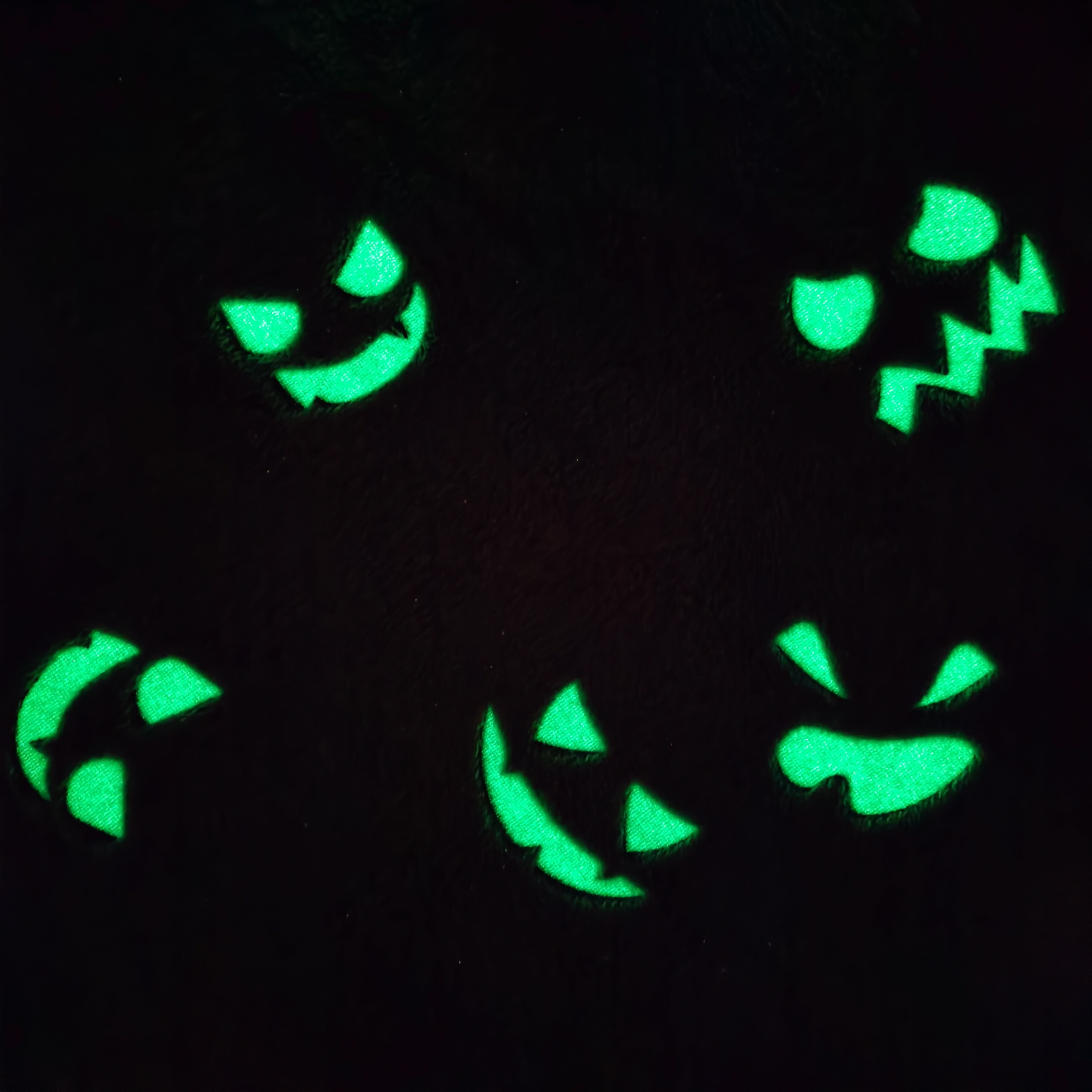 New design micro flannel fleece expression quality printed recreational machines glow in the dark luminous blanket for kids