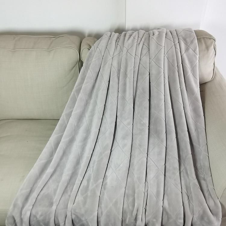 Custom fabric coral flannel fleece sofa blanket with cut throw polyester bed blanket cobijas
