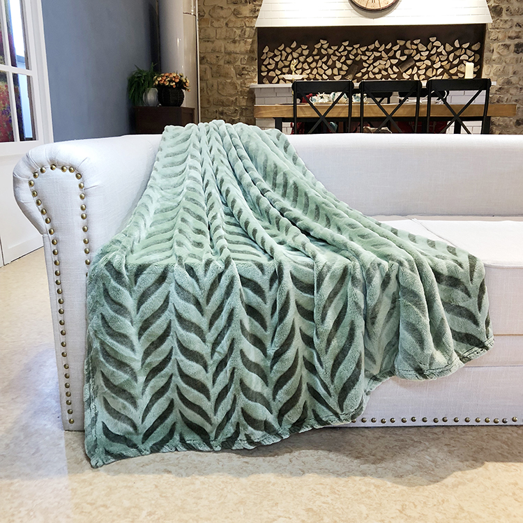 Custom bottom printed flannel fleece throw blankets jacquard home comfort blanket for easy care
