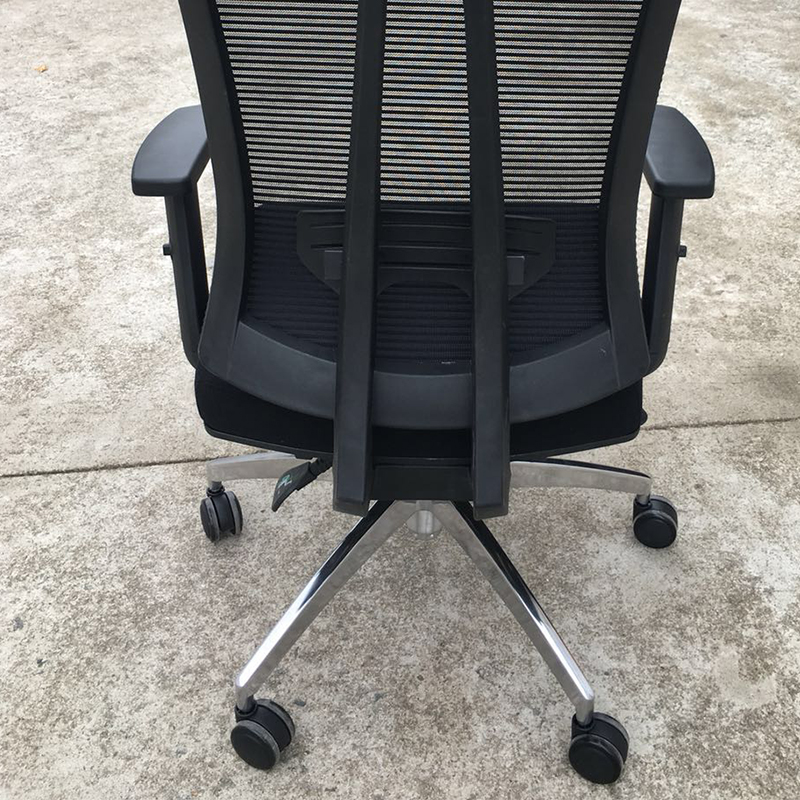 China Fabrik kundenspezifische moderne Büromöbel Mesh hohe Rückenlehne schwarzer Chefbürostuhl