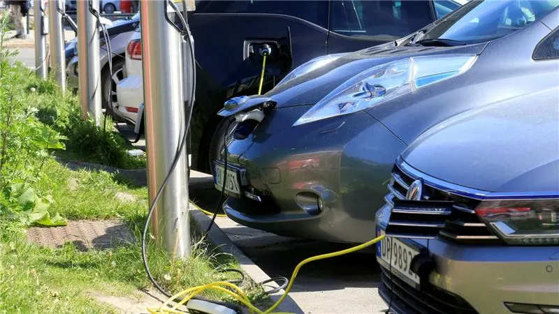 Осло-електрически-автомобили-зареждане