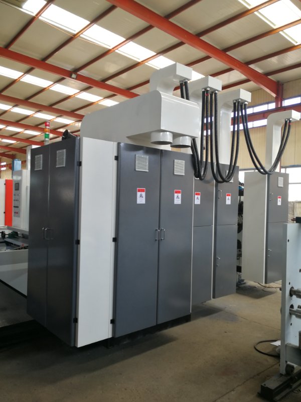 Automatic high speed flexo printing slotting and die-cutting machine for 4 color corrugated cardboard