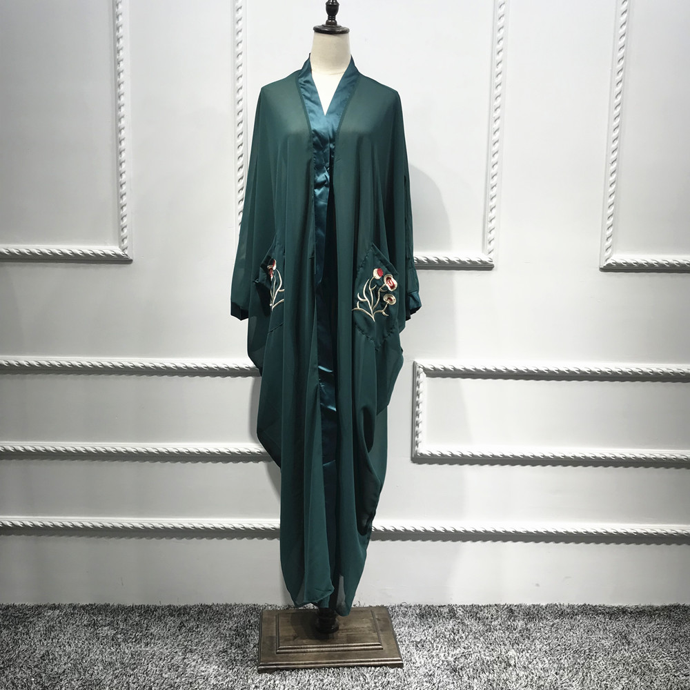 Loriya fashion muslim women embroidery cardigan kaftan bat sleeve abaya Dubai maxi dress