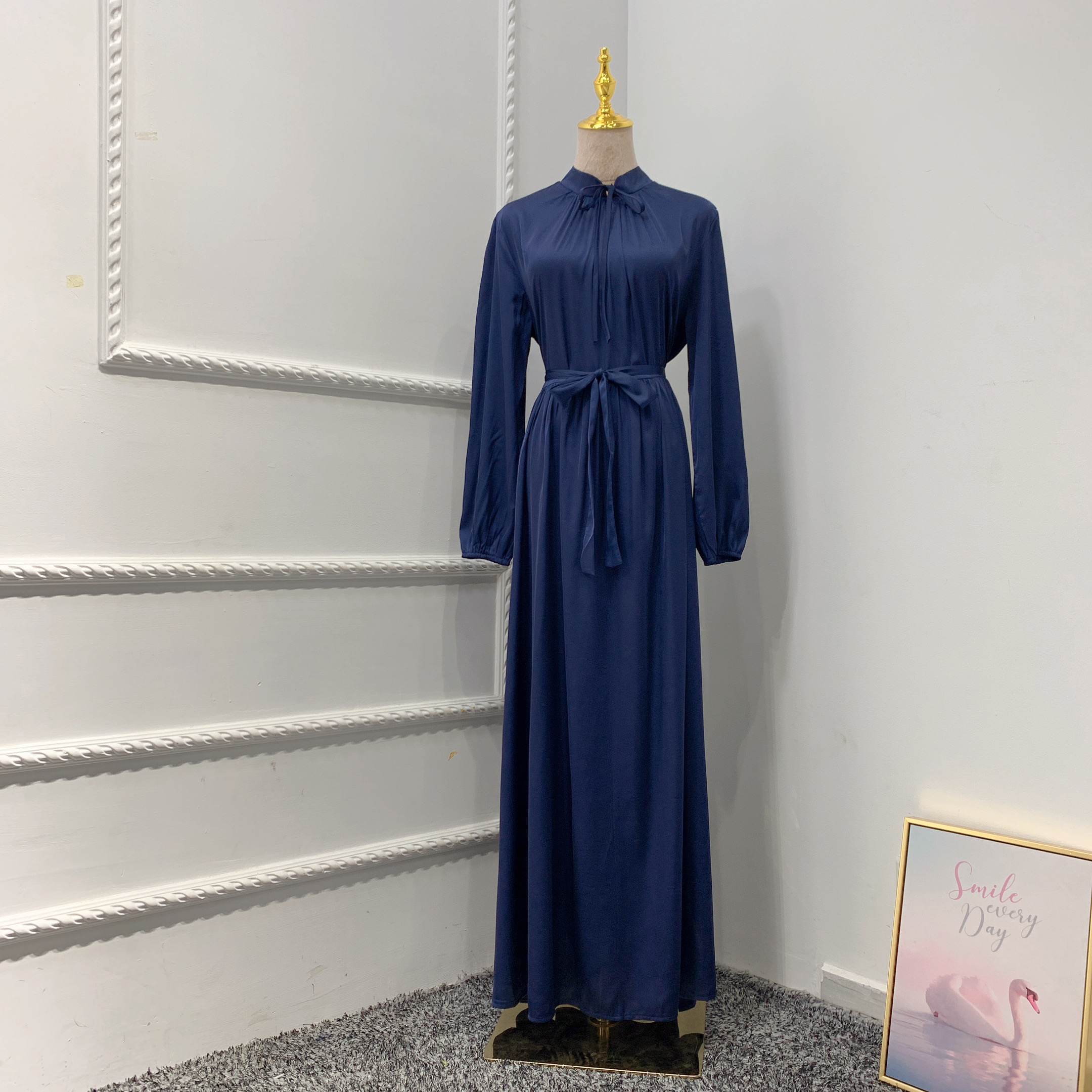 2021 Latest Islamic long sleeve dress  muslim satin abaya Dubai modern fashion abaya wholesale