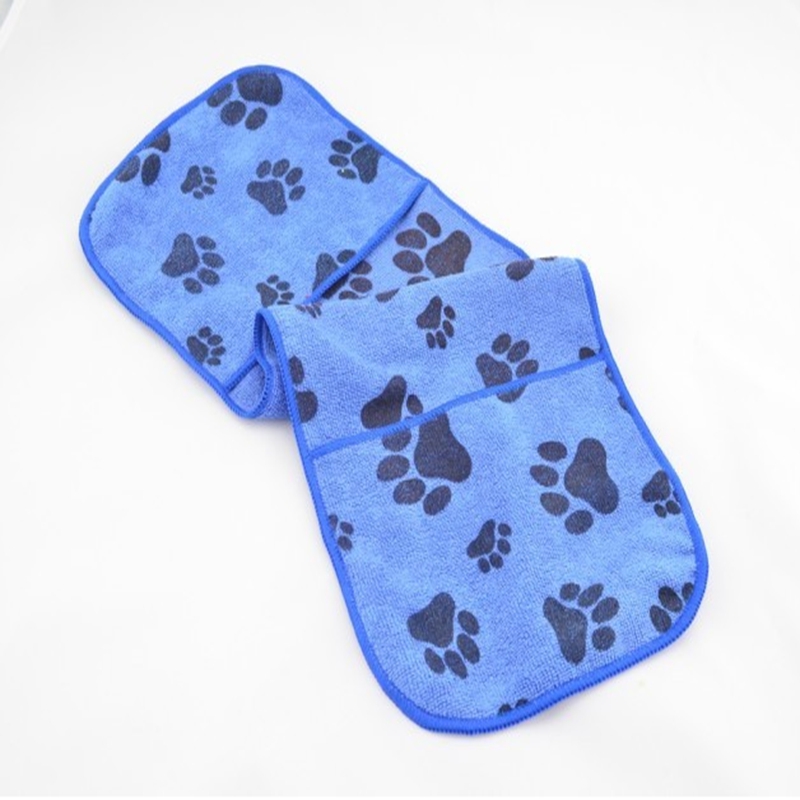 Custom Wholesale Cartoon Logo Towels Pet Hair Cleaning Use Washable Quick Dry Absorbent Microfiber Dog Towel