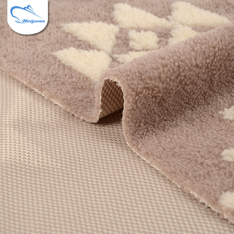 Fashion cheap price customized knitted plush quilted fleece jacquard fabric