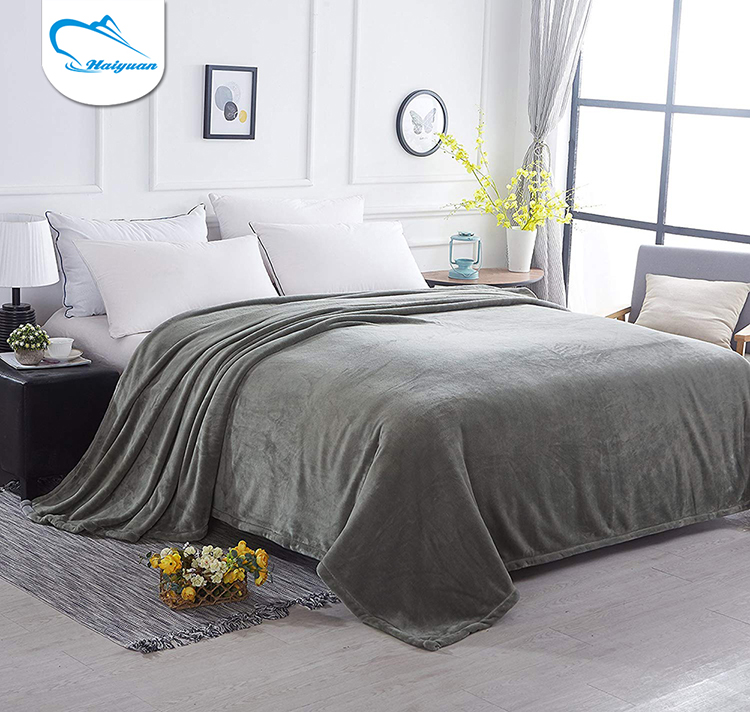 Popular design textile wholesale bulk warm polyester flannel blanket