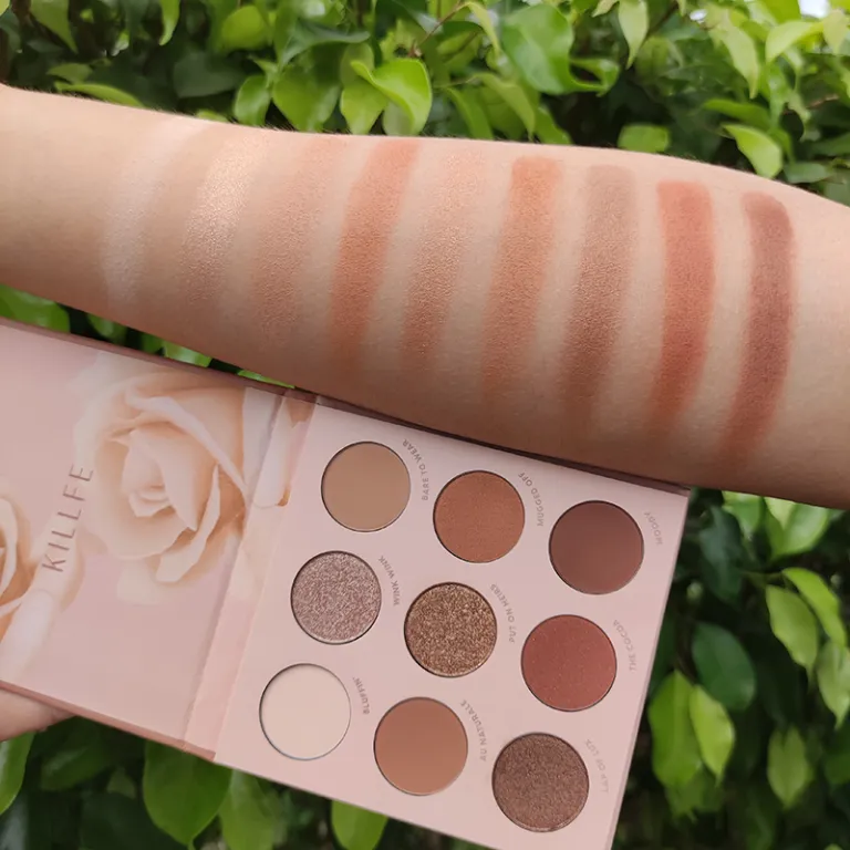 Porno onlayn tomosha: Gozallik sohilda uxlab qoldi Kokrakning nipellari ostidan chiqib turadi