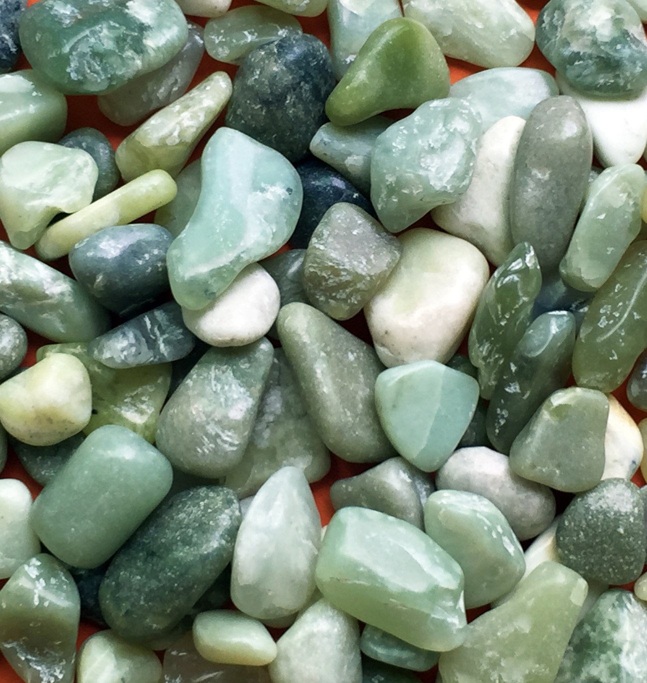  Customized Polished Green Jade Pebbles manufacturers From China | First Stone 