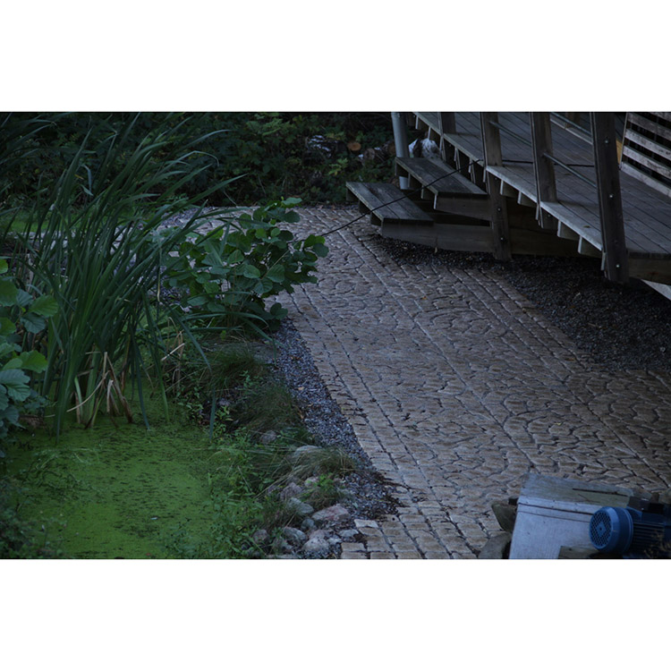 2021 DIY Natural Outdoor Indoor Hotel Pavment Loose White Black Yellow Stone Mesh Cobble Split Tumbled Granite Cubic Stone