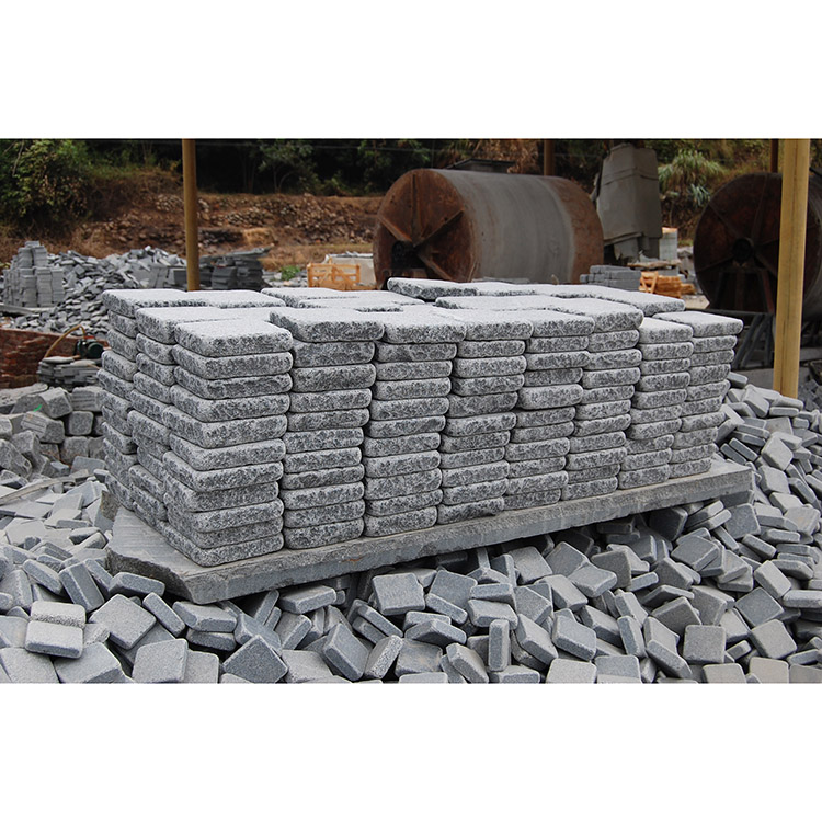 2022 Granite Garden Tumbling paving stone cobbles